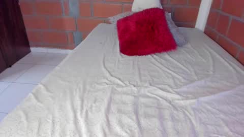 Akyra  online show from December 30, 2024, 4:19 pm