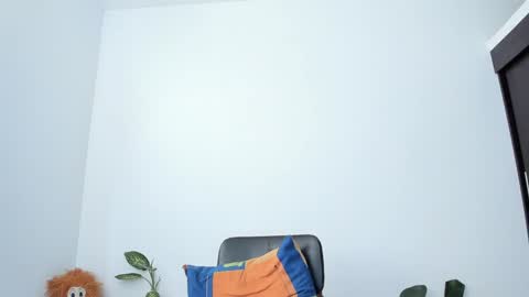 Laden And Juan online show from February 6, 2025, 3:31 pm