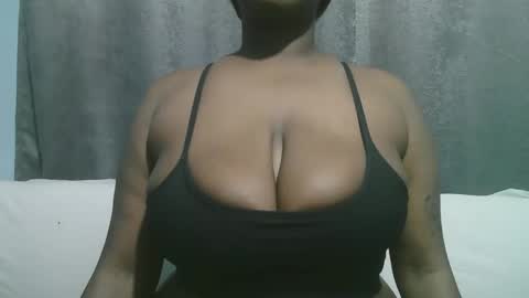 lady_dearra online show from September 28, 2025, 4:40 am