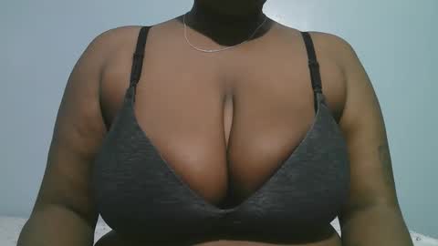 lady_dearra online show from January 12, 2026, 3:23 am