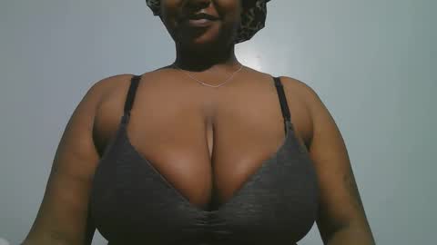 Snapshot of lady_dearra chatting on January 16, 2026, 3:43 am lady_dearra online show from January 16, 2026, 3:43 am