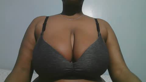 Snapshot of lady_dearra chatting on February 9, 2026, 3:21 am lady_dearra online show from February 9, 2026, 3:21 am