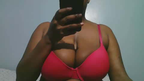 Snapshot of lady_dearra chatting on February 20, 2026, 3:03 am lady_dearra online show from February 20, 2026, 3:03 am