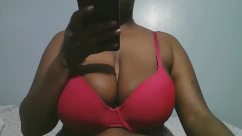 Snapshot of lady_dearra chatting on February 21, 2026, 2:56 am lady_dearra online show from February 21, 2026, 2:56 am