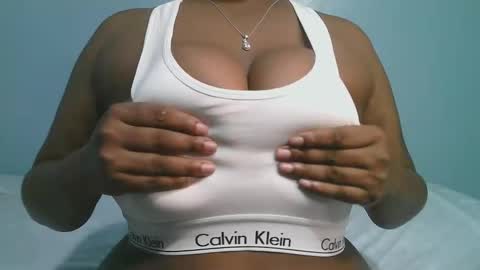 Snapshot of lady_dearra chatting on February 26, 2026, 3:05 am lady_dearra online show from February 26, 2026, 3:05 am