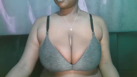 Snapshot of lady_dearra chatting on March 3, 2026, 11:05 am lady_dearra online show from March 3, 2026, 11:05 am