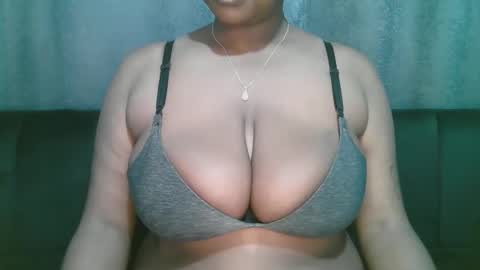 Snapshot of lady_dearra chatting on March 4, 2026, 3:12 am lady_dearra online show from March 4, 2026, 3:12 am