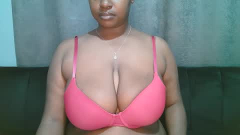 Snapshot of lady_dearra chatting on March 6, 2026, 3:36 am lady_dearra online show from March 6, 2026, 3:36 am