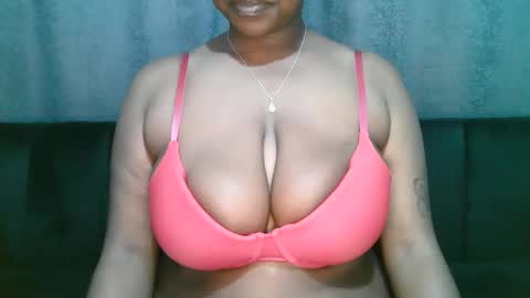 Snapshot of lady_dearra chatting on March 10, 2026, 3:33 am lady_dearra online show from March 10, 2026, 3:33 am