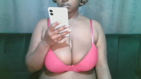 Snapshot of lady_dearra chatting on March 29, 2026, 3:17 am lady_dearra online show from March 29, 2026, 3:17 am