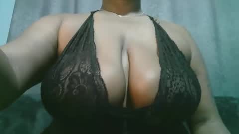 Snapshot of lady_dearra chatting on April 25, 2026, 4:59 am lady_dearra online show from April 25, 2026, 4:59 am