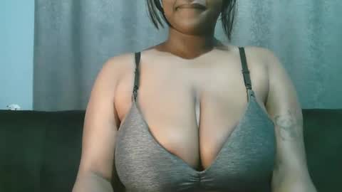 Snapshot of lady_dearra chatting on May 16, 2026, 3:03 am lady_dearra online show from May 16, 2026, 3:03 am