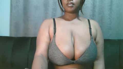 Snapshot of lady_dearra chatting on May 17, 2026, 2:53 am lady_dearra online show from May 17, 2026, 2:53 am