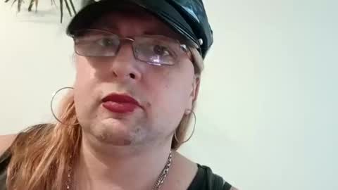 Delilah-Catherine online show from October 19, 2025, 9:04 pm