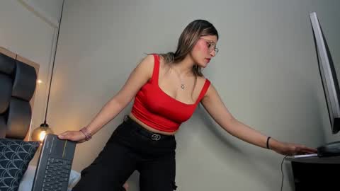 LADY  online show from October 12, 2025, 2:21 am