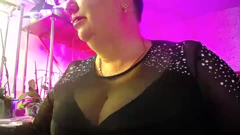 Lady Gloria online show from January 1, 2025, 3:13 am