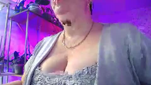 Lady Gloria online show from January 12, 2026, 6:29 am