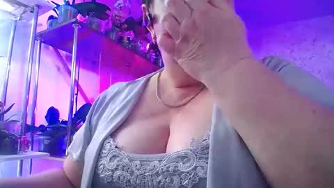 Lady Gloria online show from April 10, 2026, 9:58 am