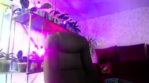 Lady Gloria online show from June 20, 2026, 7:55 am