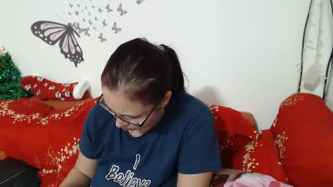 Lady Hellene online show from January 3, 2025, 4:27 pm