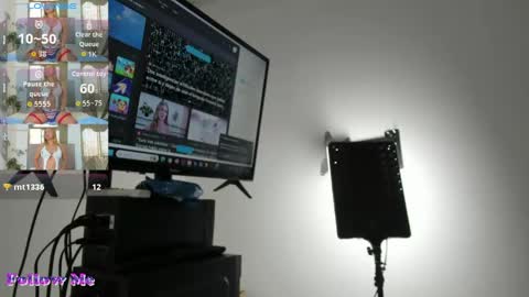 lady_miss___ online show from April 17, 2026, 1:14 pm