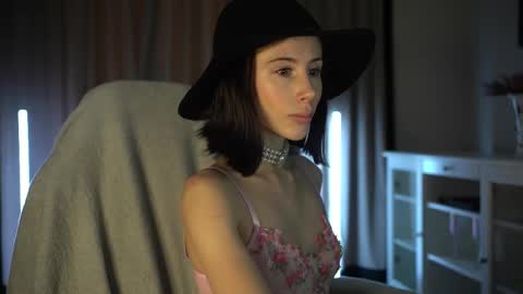 lady_nicolett online show from September 26, 2025, 4:38 am