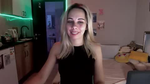 lady_smile69 online show from September 9, 2025, 2:22 am