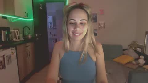 lady_smile69 online show from September 21, 2025, 4:08 pm