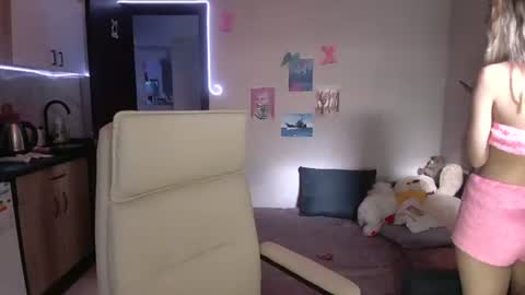 lady_smile69 online show from November 23, 2025, 8:14 am