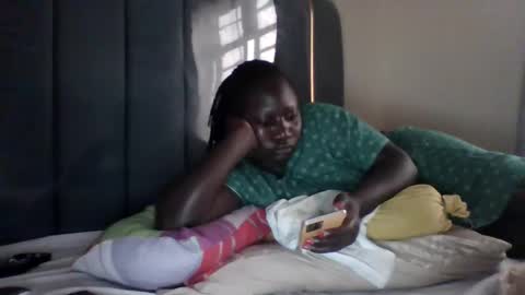 lindah32 online show from December 6, 2024, 3:22 pm