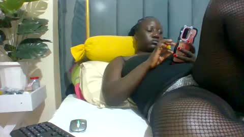 lindah32 online show from December 9, 2024, 6:57 pm