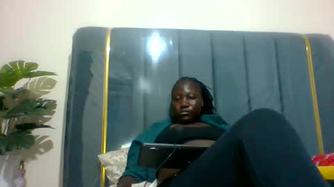 lindah32 online show from December 16, 2024, 9:31 pm