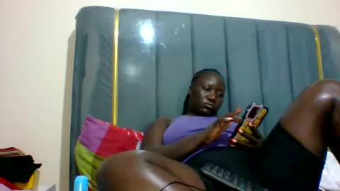 lindah32 online show from December 22, 2024, 7:21 pm