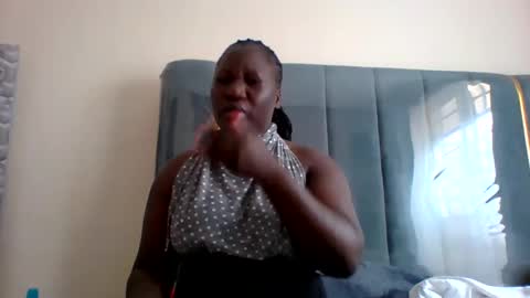 lindah32 online show from December 24, 2024, 8:22 am