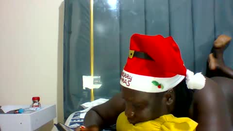 lindah32 online show from December 25, 2024, 8:17 pm