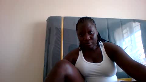 lindah32 online show from December 26, 2024, 11:43 am