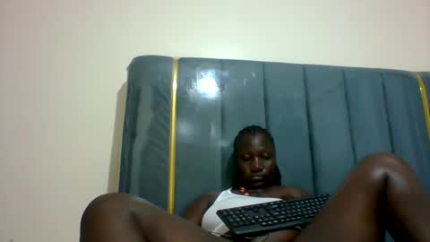 lindah32 online show from December 26, 2024, 9:04 pm