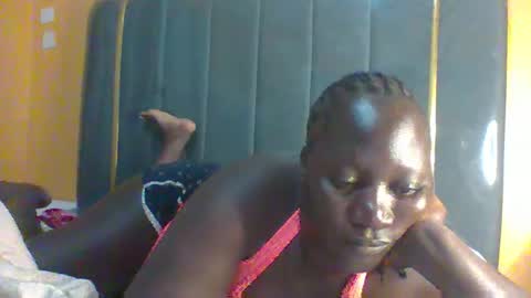 lindah32 online show from November 19, 2025, 6:30 pm