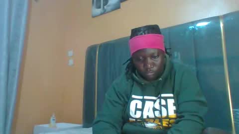 lindah32 online show from April 3, 2026, 2:20 am