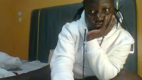 Snapshot of ladyblossoms19 chatting on April 18, 2026, 9:26 pm lindah32 online show from April 18, 2026, 9:26 pm
