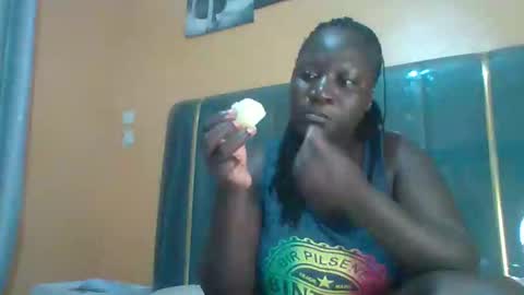 Snapshot of ladyblossoms19 chatting on April 21, 2026, 2:51 am lindah32 online show from April 21, 2026, 2:51 am