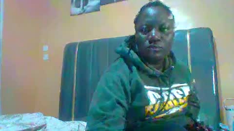 Snapshot of ladyblossoms19 chatting on June 17, 2026, 12:13 am lindah32 online show from June 17, 2026, 12:13 am