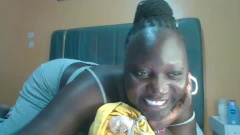 Snapshot of ladyblossoms19 chatting on July 15, 2026, 8:58 pm lindah32 online show from July 15, 2026, 8:58 pm