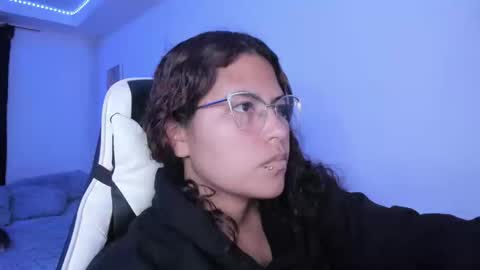  Lady  online show from September 17, 2025, 1:29 am