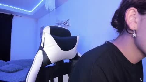  Lady  online show from October 26, 2025, 2:28 am