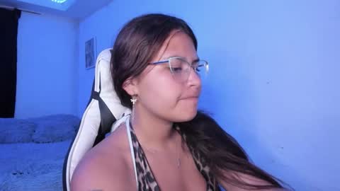  Lady  online show from November 20, 2025, 2:12 am