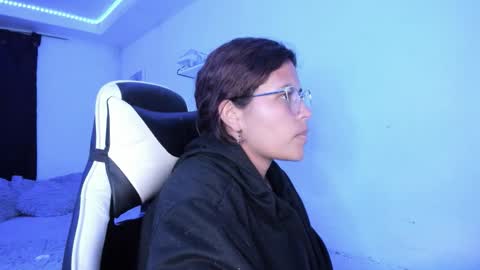  Lady  online show from November 24, 2025, 3:28 am