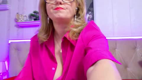  Lady Jeen    Back on Sunday 8th of December online show from February 26, 2026, 5:39 am