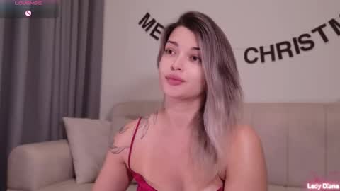 ladylancaster online show from December 23, 2025, 10:46 am