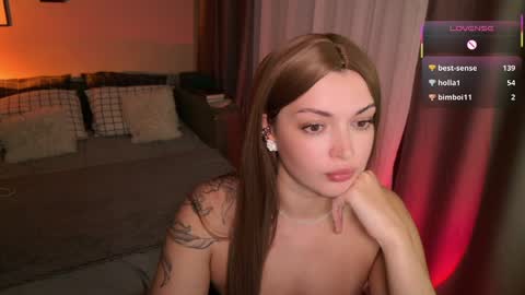 ladylancaster online show from April 18, 2026, 7:07 pm